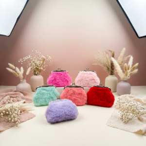 Dompet Bulu Halus Warna-Warni